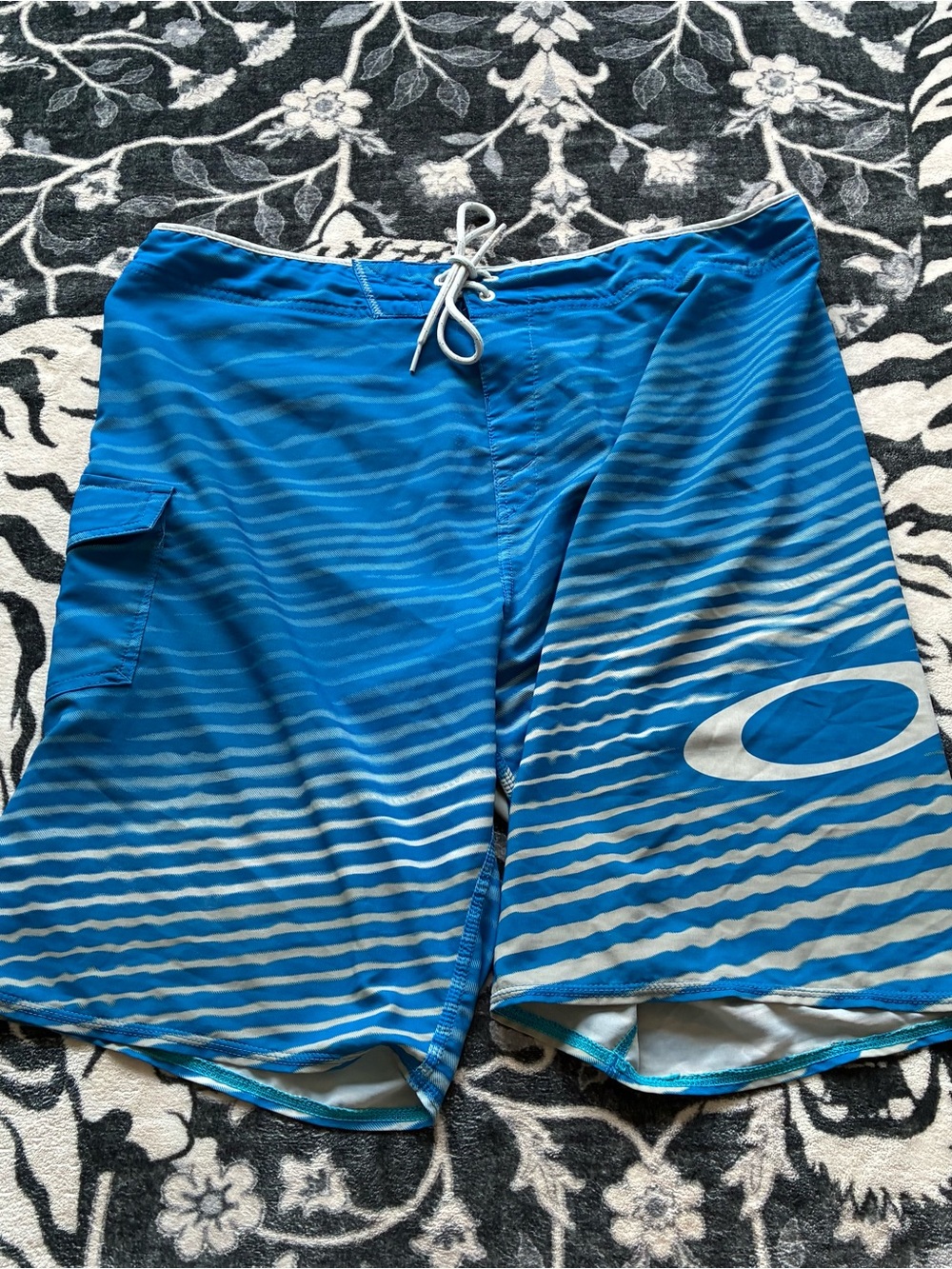 002 - OAKLEY MENS SWIM TRUNK BOARD SHORTS SIZE 40